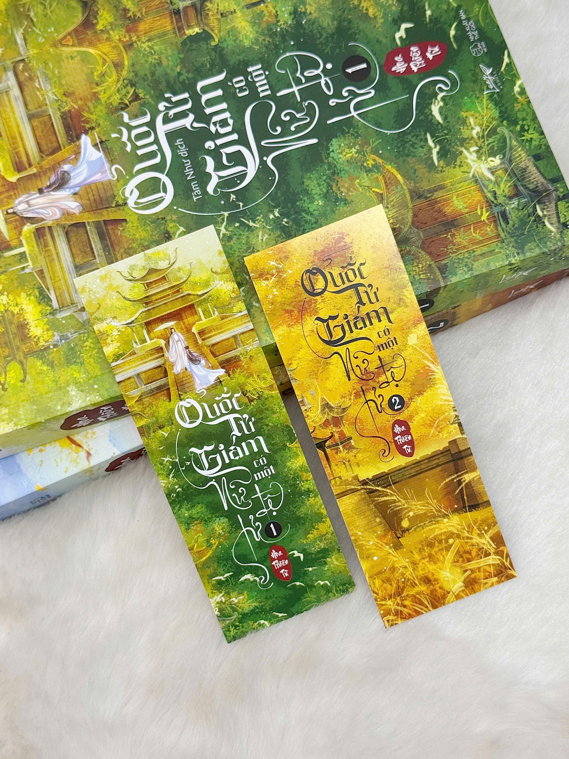 Bộ Bộ Sách Quốc Tử Giám Có Một Nữ Đệ Tử - Tập 1 + Tập 2 (Bộ 2 Tập) - Bản Đặc Biệt - Tặng Kèm 2 Bookmark + 1 Huy Hiệu Phủ Nhung - Ảnh 4