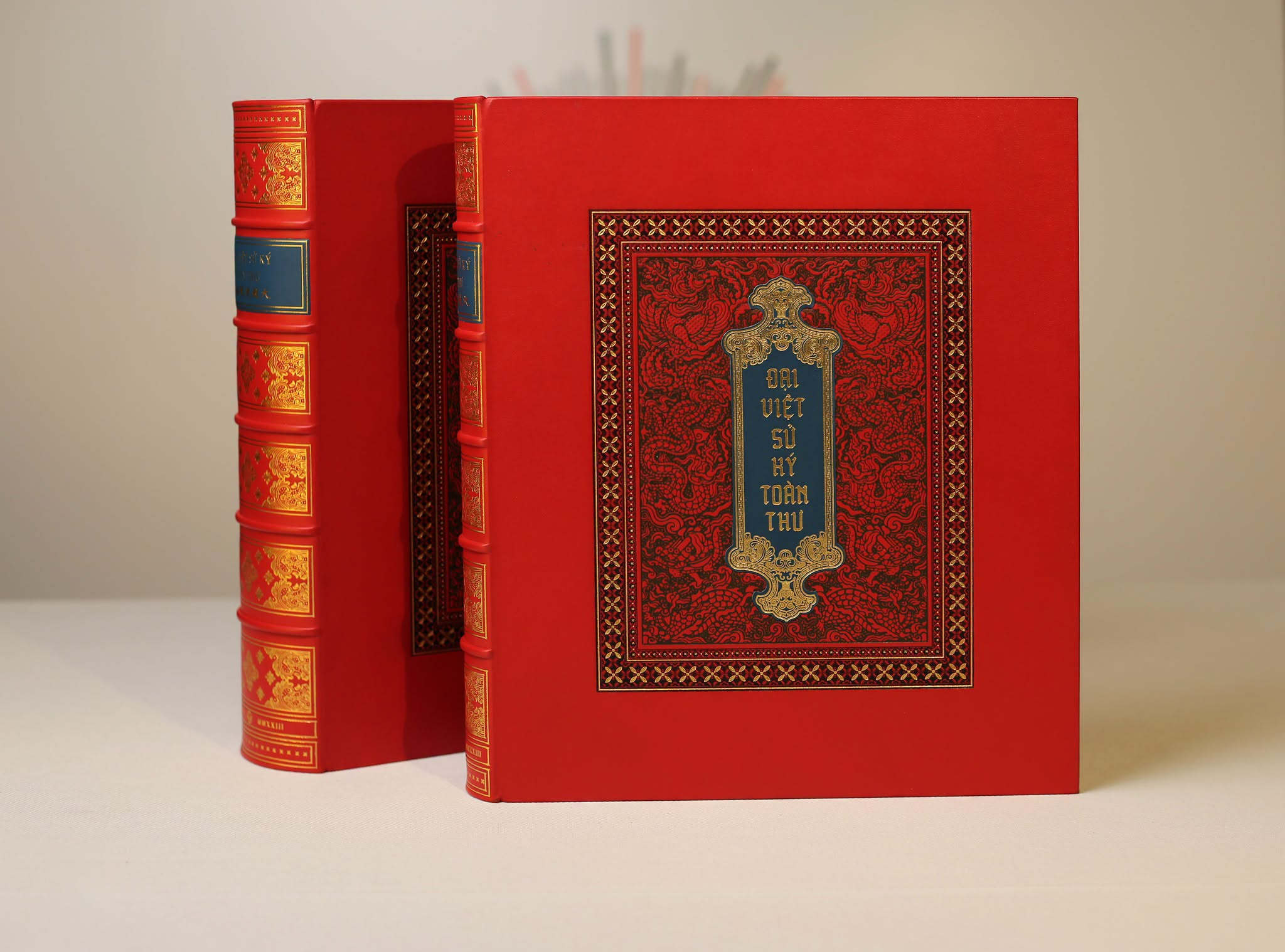 Bộ Đại Việt Sử Ký Toàn Thư (Bộ 2 Quyển) - Ấn Bản Giới Hạn - Bìa Da (Mẫu Bìa Giao Ngẫu Nhiên) - Ảnh 2