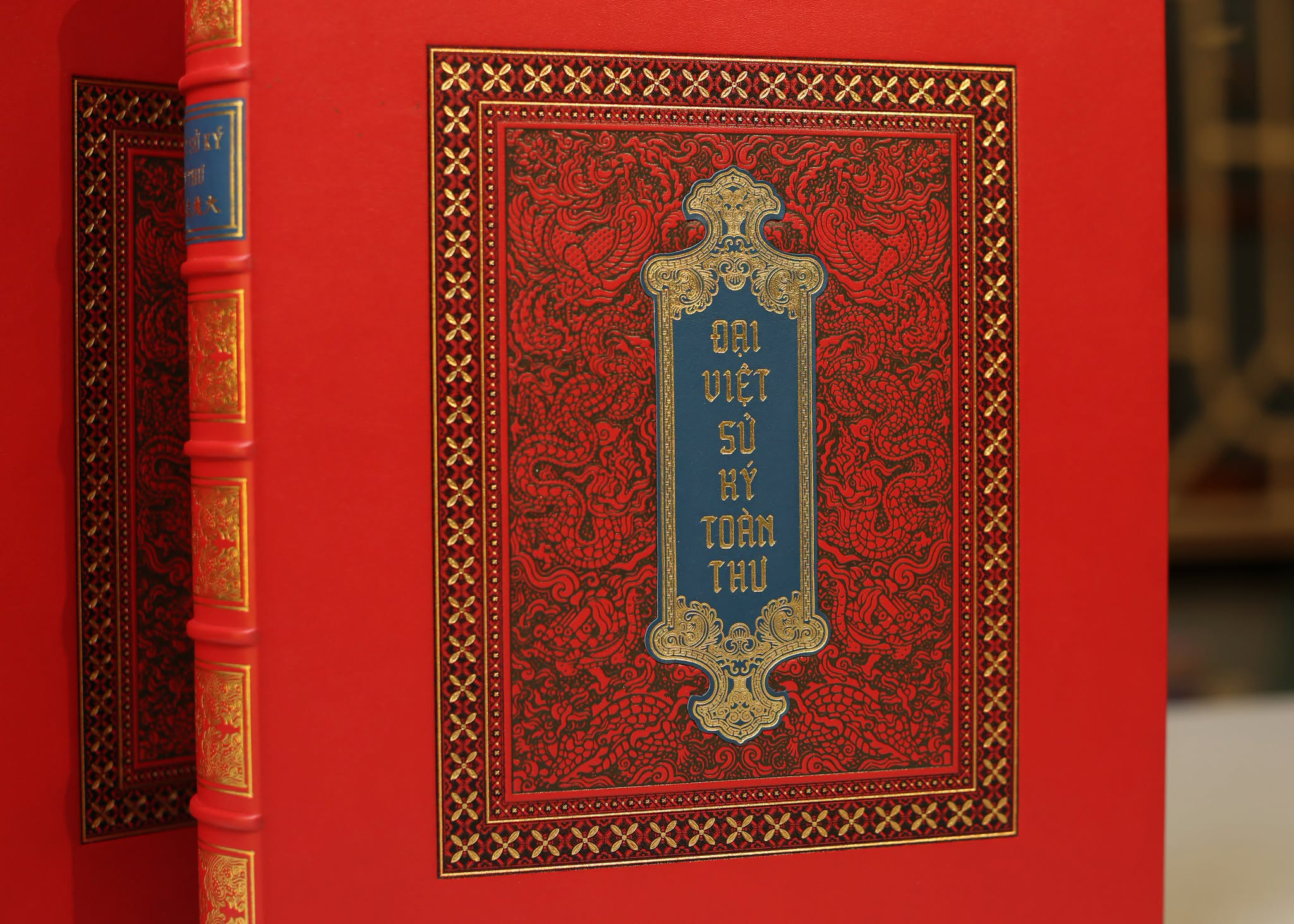 Bộ Đại Việt Sử Ký Toàn Thư (Bộ 2 Quyển) - Ấn Bản Giới Hạn - Bìa Da (Mẫu Bìa Giao Ngẫu Nhiên) - Ảnh 4